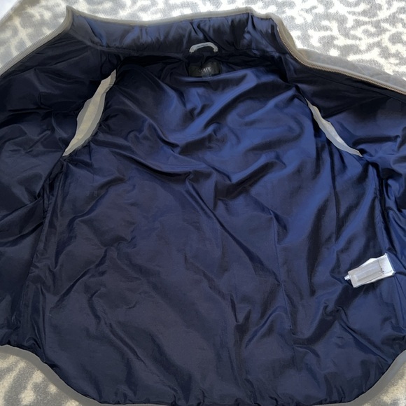 🩶JCrew🩶 EUC Classic Grey Puffer Vest. Size M. Like New! - Picture 3 of 6